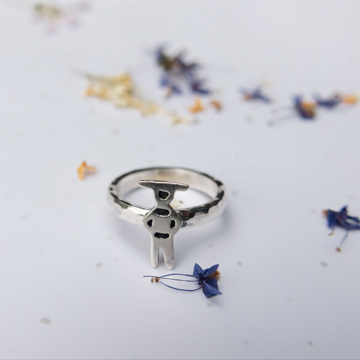 Anillo kotaix martillado